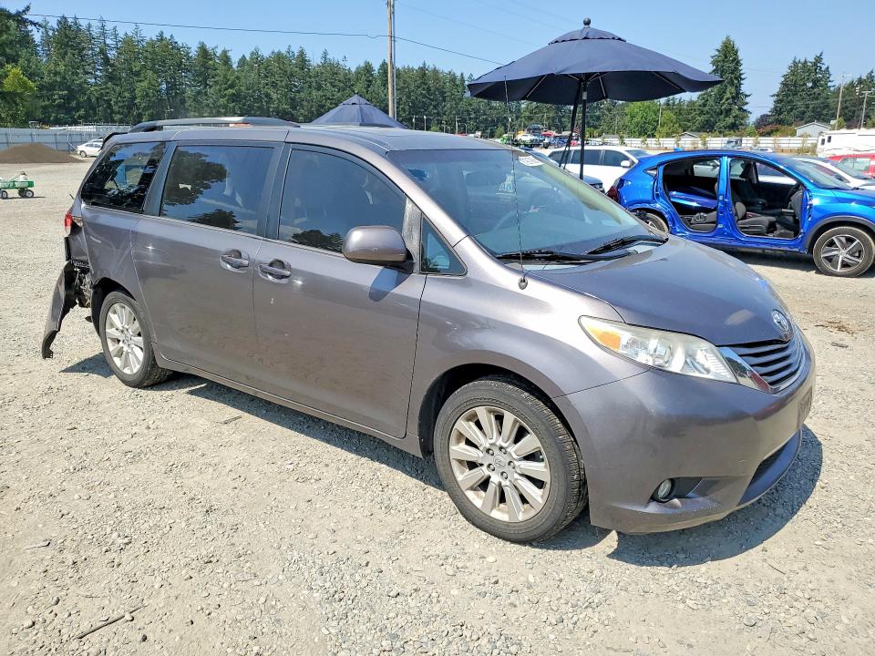 Photo 4 from auction – 2013 TOYOTA SIENNA with VIN 5TDDK3DC0DS050661