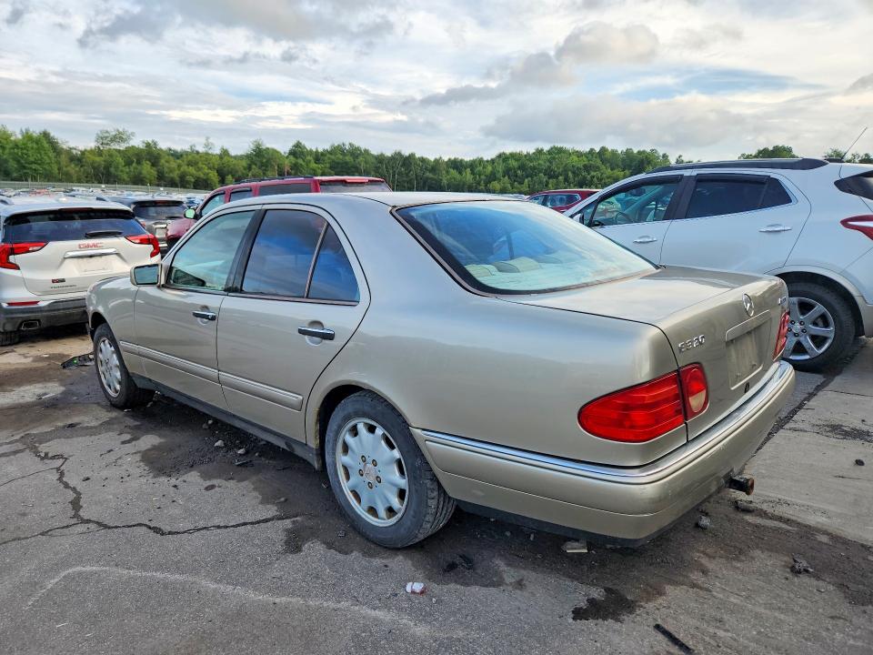 Photo 2 from auction – 1999 MERCEDES-BENZ E with VIN WDBJF82H3XX023468