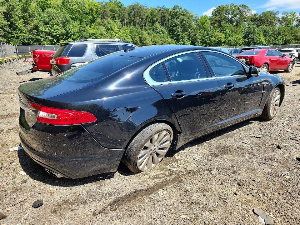 Photo 3 from auction – 2009 JAGUAR XF with VIN SAJWA05B09HR22964