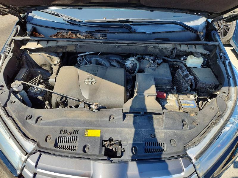 Photo 12 from auction – 2018 TOYOTA HIGHLANDER with VIN 5TDJZRFH4JS561604