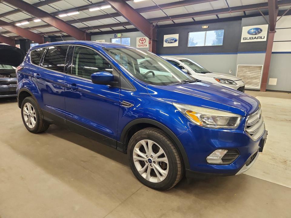 Photo 4 from auction – 2017 FORD ESCAPE with VIN 1FMCU9GD9HUD99053