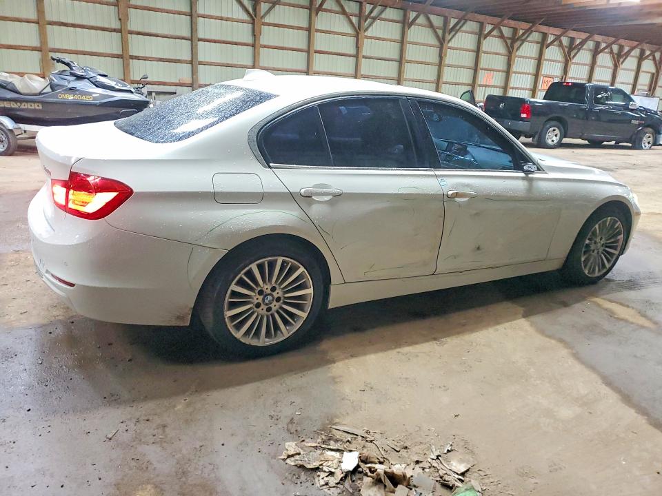 Photo 3 from auction – 2015 BMW 328 with VIN WBA3B3G57FNR86873