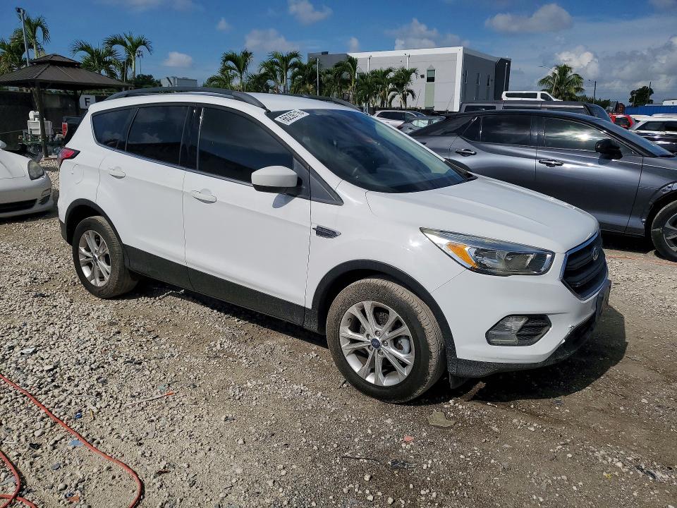Photo 4 from auction – 2018 FORD ESCAPE with VIN 1FMCU0GD6JUD38289