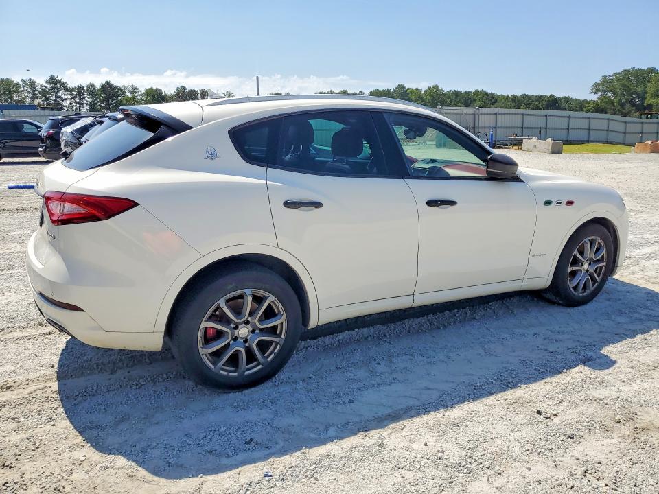 Photo 3 from auction – 2018 MASERATI LEVANTE with VIN ZN661XUL5JX294345