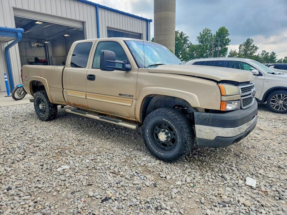 Photo 4 from auction – 2005 CHEVROLET SILVERADO with VIN 1GCHK29U55E109319