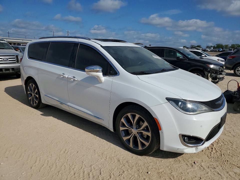 Photo 4 from auction – 2017 CHRYSLER PACIFICA with VIN 2C4RC1GG4HR530920