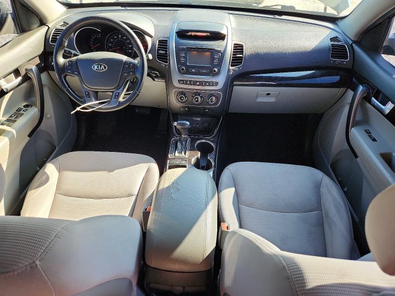 Снимка 8 от търг – 2015 KIA SORENTO с VIN 5XYKT4A67FG593790