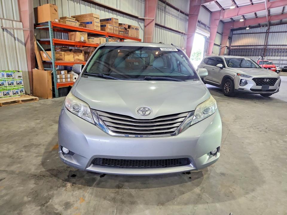 Photo 5 from auction – 2015 TOYOTA SIENNA with VIN 5TDYK3DC6FS630615