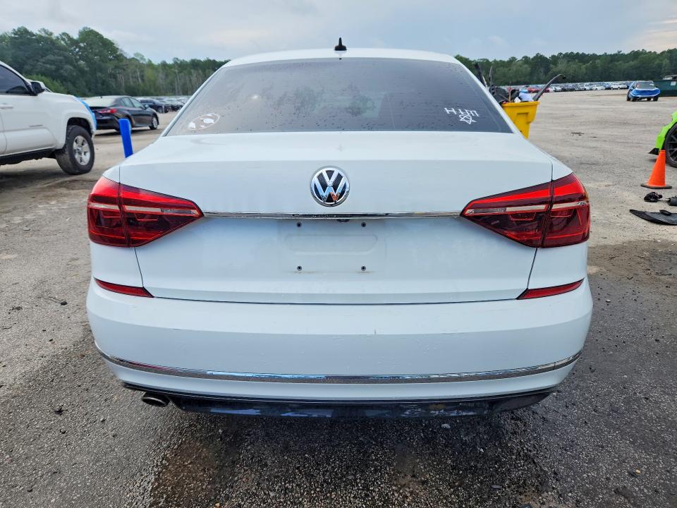 Снимка 6 от търг – 2017 VOLKSWAGEN PASSAT с VIN 1VWDT7A39HC004095