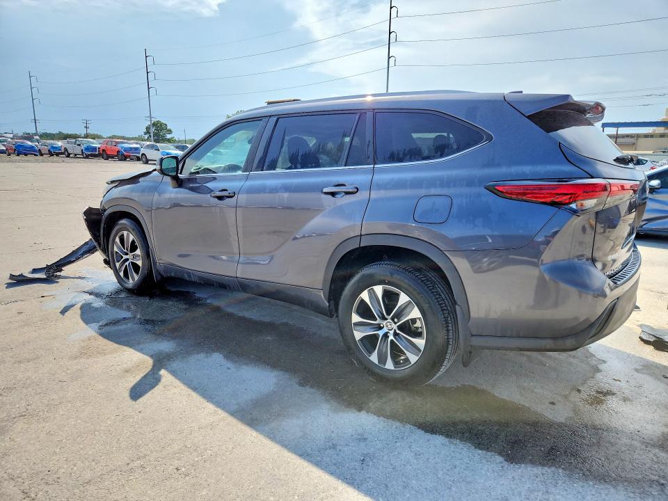 Photo 2 from auction – 2023 TOYOTA HIGHLANDER with VIN 5TDKDRAH3PS025178