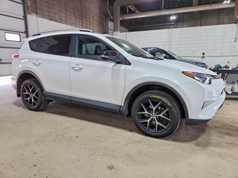صورة رقم 4 من المزاد - 2017 TOYOTA RAV4 مع VIN 2T3JFREV3HW652341