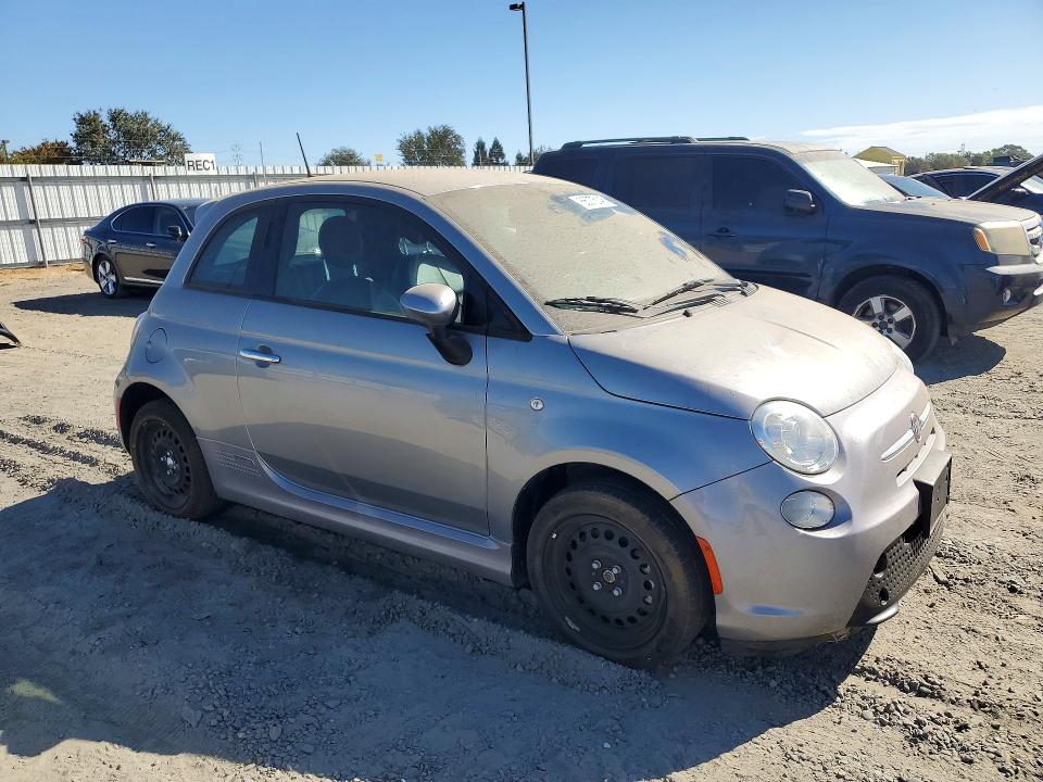 Photo 4 from auction – 2017 FIAT 500 with VIN 3C3CFFGE2HT586106