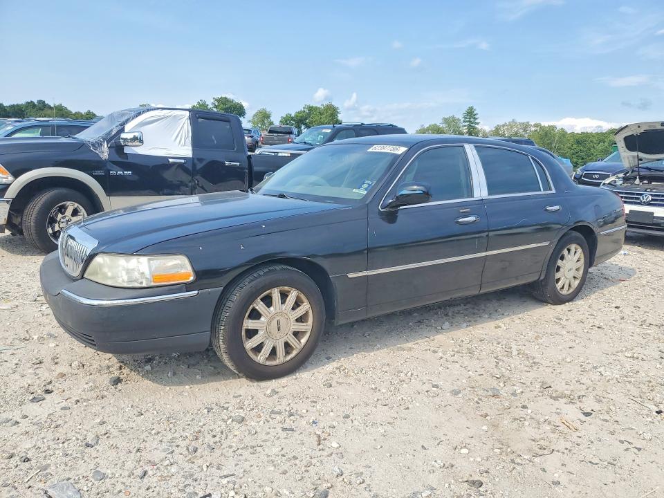 Photo 1 from auction – 2007 LINCOLN TOWN CAR with VIN 1LNHM82W37Y634515