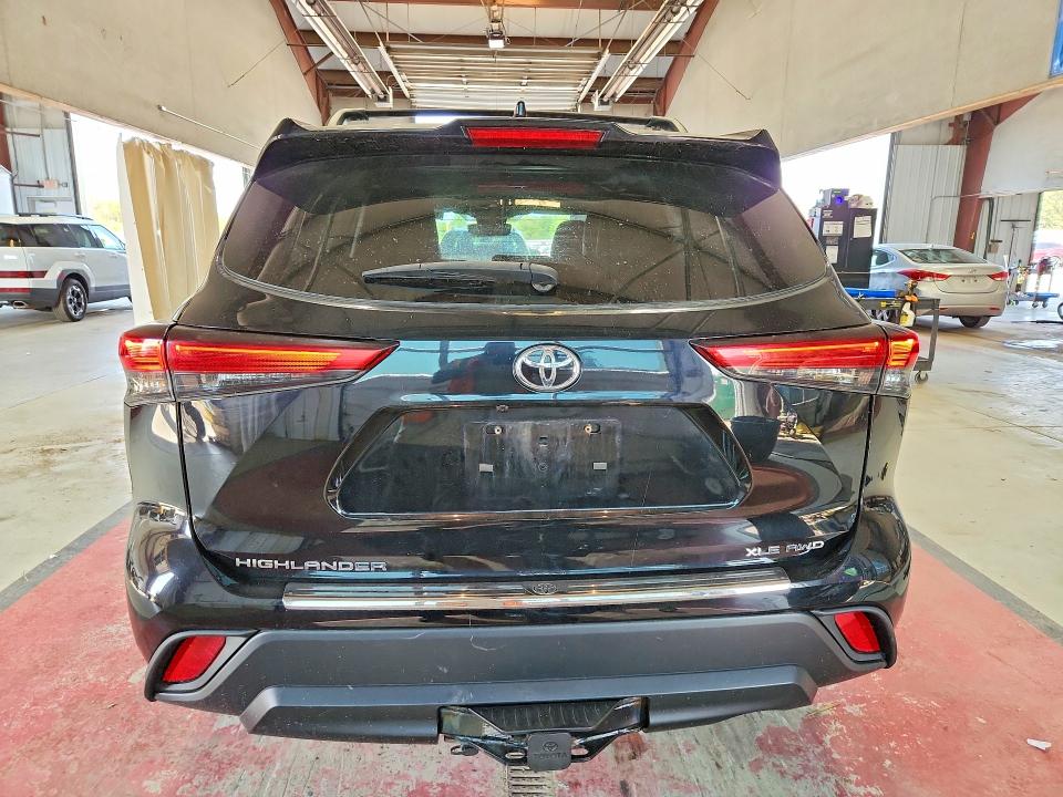 Photo 6 from auction – 2022 TOYOTA HIGHLANDER with VIN 5TDGZRBH4NS597282