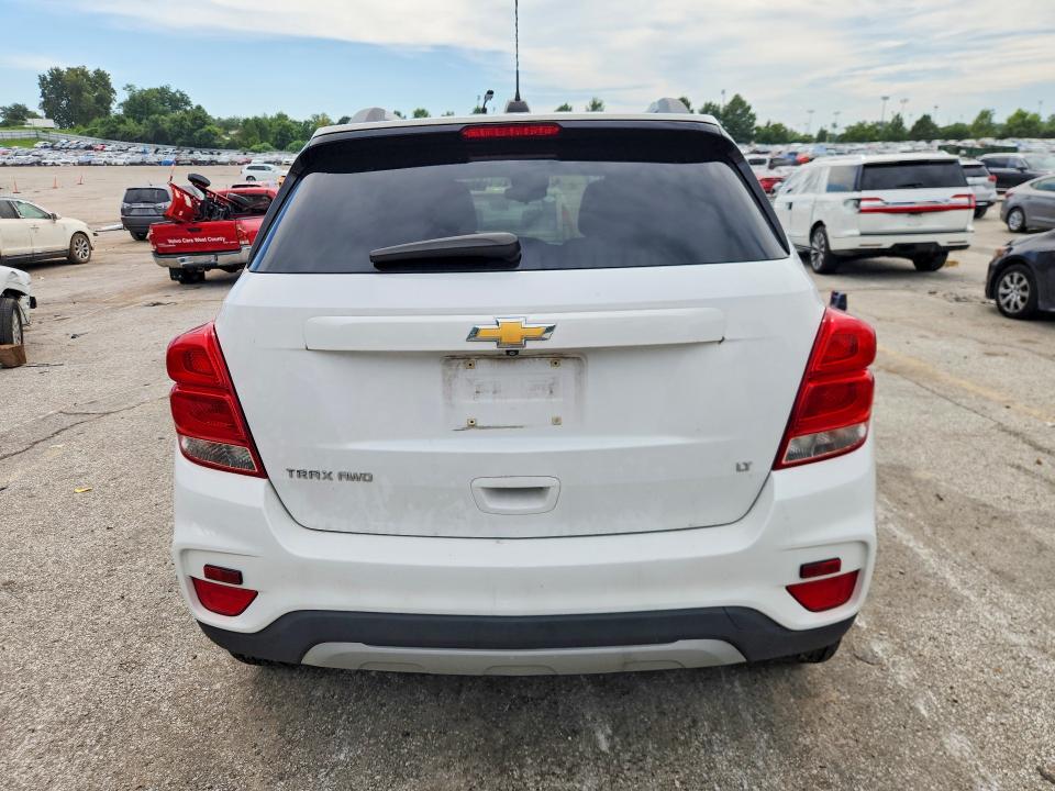 Photo 6 from auction – 2018 CHEVROLET TRAX with VIN 3GNCJPSB0JL147738