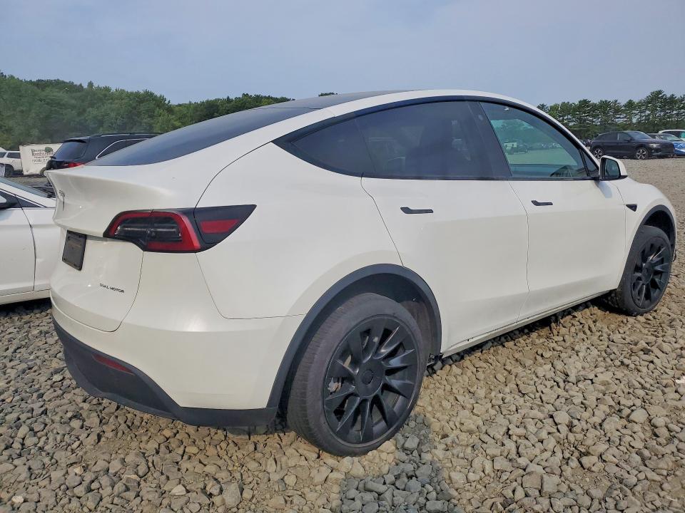 Photo 3 from auction – 2023 TESLA MODEL Y with VIN 7SAYGDEE6PA028715