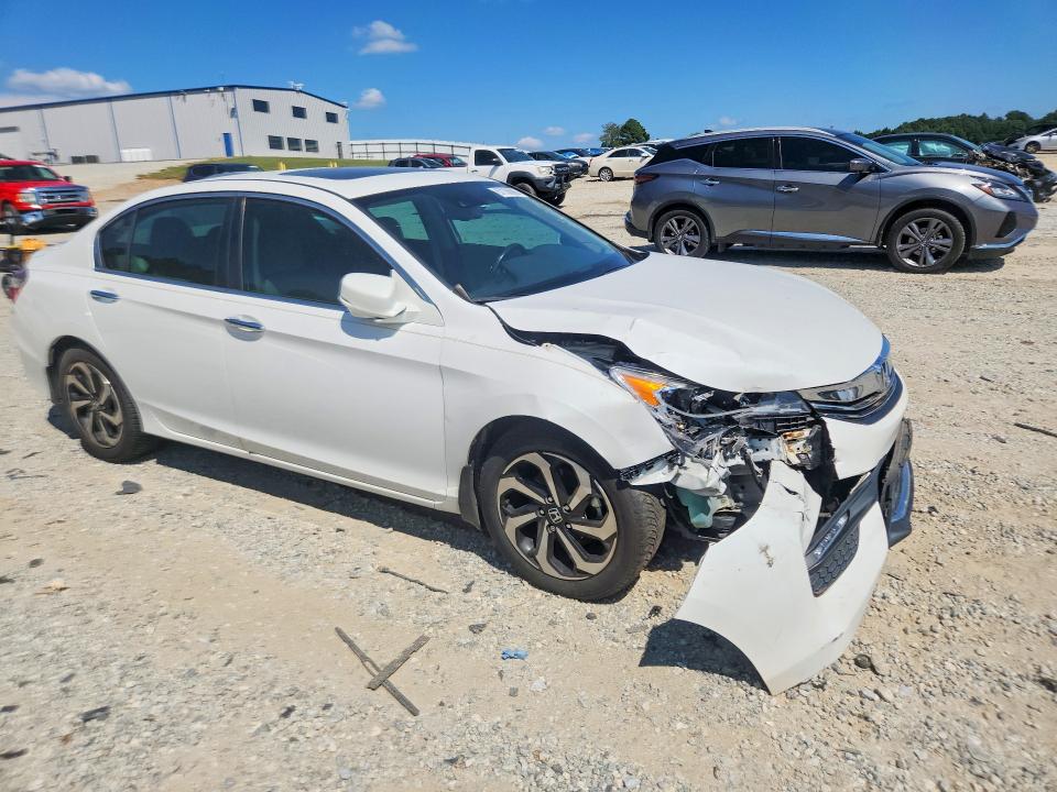 Photo 4 from auction – 2016 HONDA ACCORD with VIN 1HGCR2F92GA168667