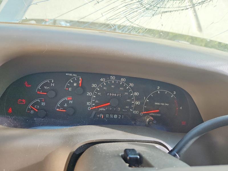 Photo 9 from auction – 2000 FORD F250 with VIN 1FTNW21F4YEE52325