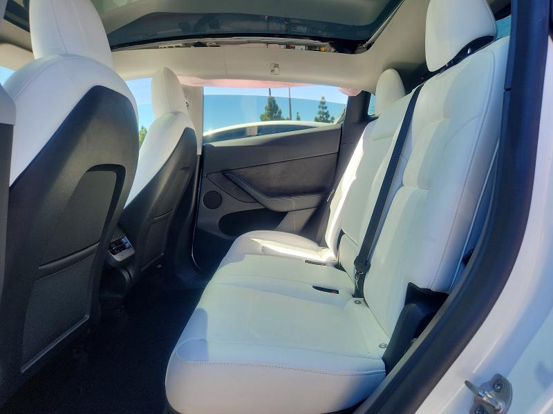 Снимка 10 от търг – 2022 TESLA MODEL Y с VIN 7SAYGDEF8NF538346