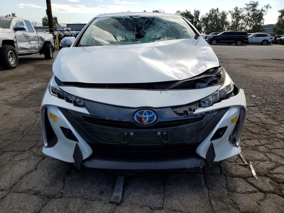 Снимка 5 от търг – 2022 TOYOTA PRIUS PRIME с VIN JTDKAMFPXN3212332