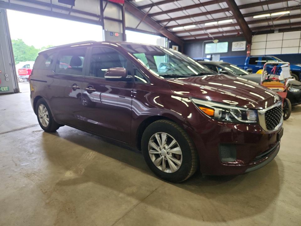 Photo 4 from auction – 2017 KIA SEDONA with VIN KNDMB5C19H6333335