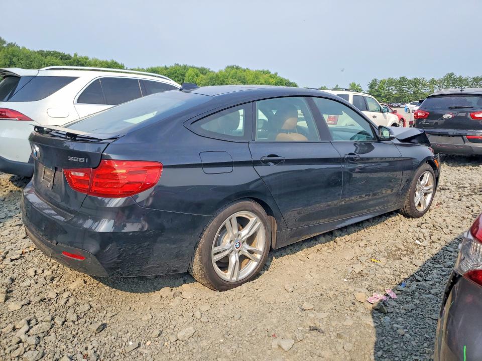 Foto 3 de la subasta – 2016 BMW 328 con VIN WBA8Z5C50GG500817