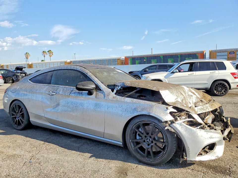 Photo 4 from auction – 2017 MERCEDES-BENZ C with VIN WDDWJ4JB8HF337755