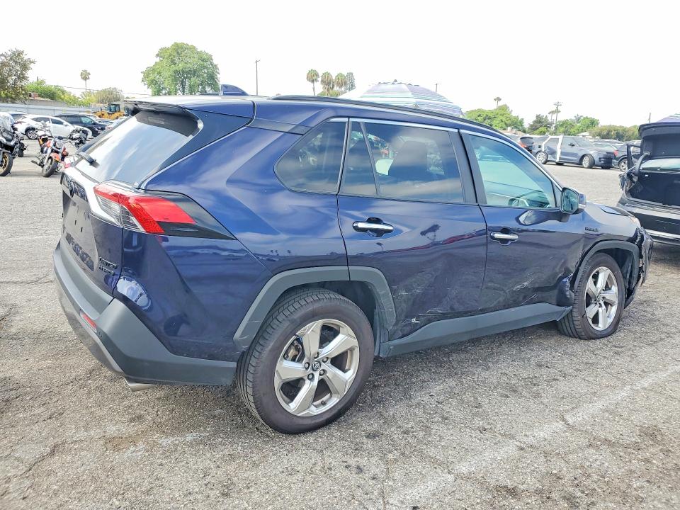 Photo 3 from auction – 2019 TOYOTA RAV4 with VIN 2T3DWRFVXKW035974