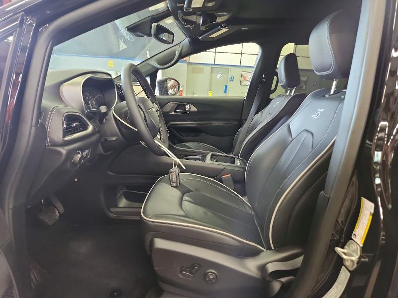Photo 7 from auction – 2027 CHRYSLER PACIFICA with VIN 2C4RC1GG7VR579217