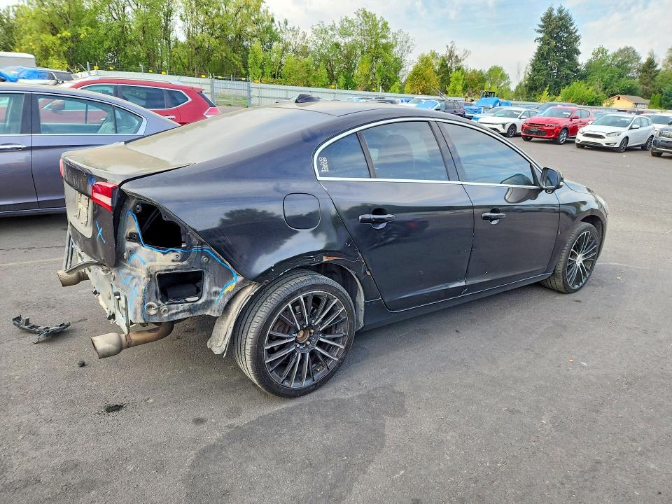 Photo 3 from auction – 2011 VOLVO S60 with VIN YV1902FH1B2003748