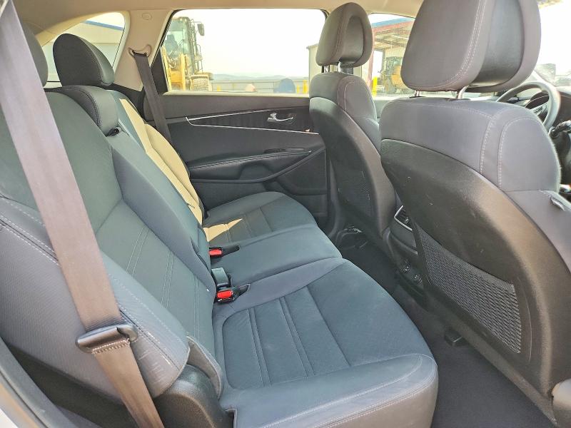Photo 11 from auction – 2016 KIA SORENTO with VIN 5XYPGDA53GG062668