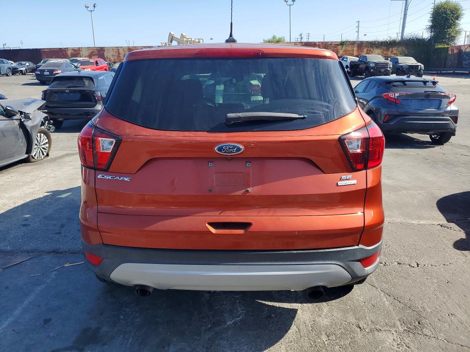 Foto 6 de la subasta – 2019 FORD ESCAPE con VIN 1FMCU0GD8KUB04768