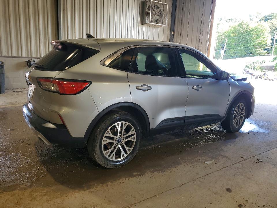 Photo 3 from auction – 2022 FORD ESCAPE with VIN 1FMCU9H66NUA57281