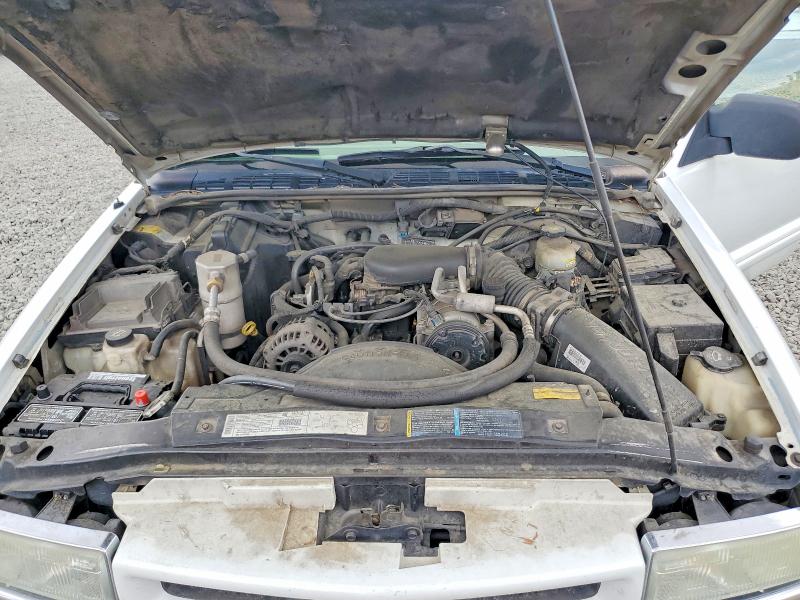 Photo 12 from auction – 2002 CHEVROLET BLAZER with VIN 1GNDT13W92K152534