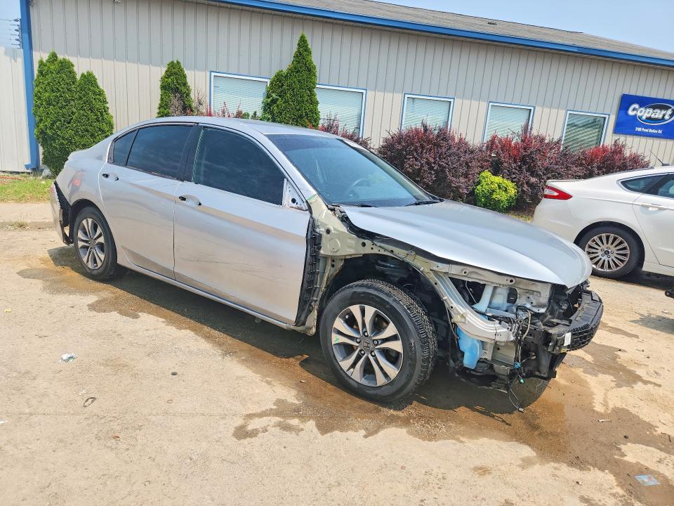 Photo 4 from auction – 2015 HONDA ACCORD with VIN 1HGCR2F39FA187176