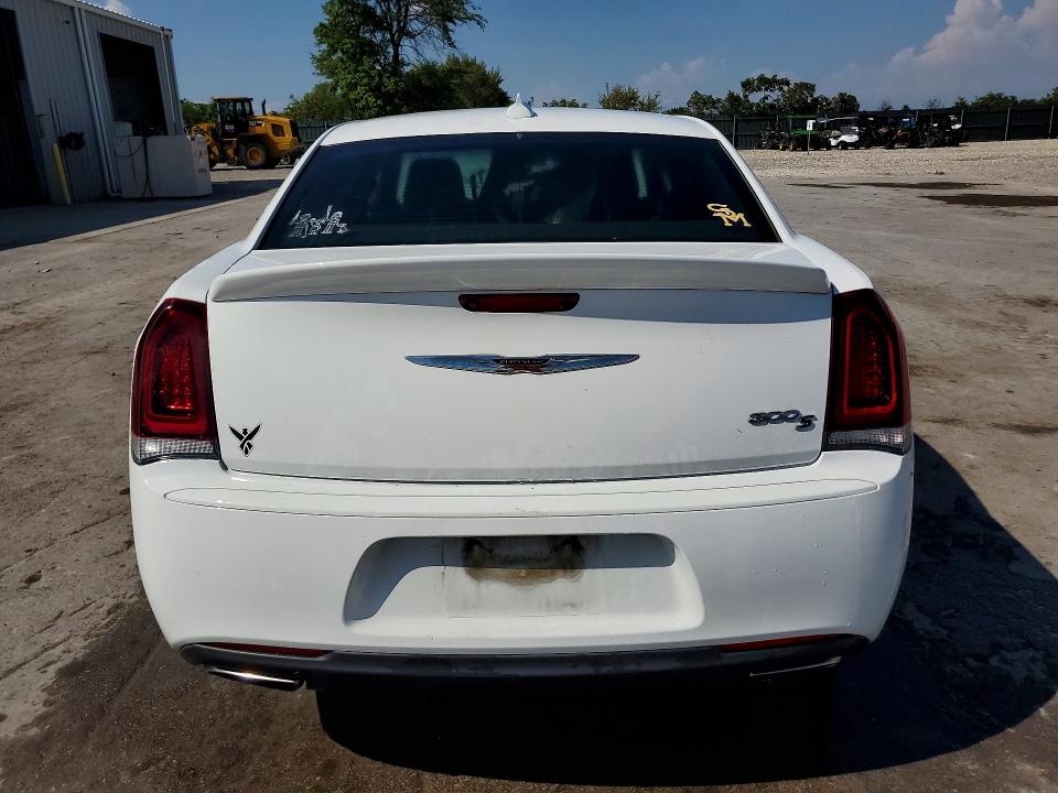Photo 6 from auction – 2020 CHRYSLER 300 with VIN 2C3CCABT7LH180826