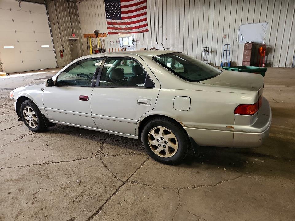 Photo 2 from auction – 2000 TOYOTA CAMRY with VIN 4T1BF28KXYU102303