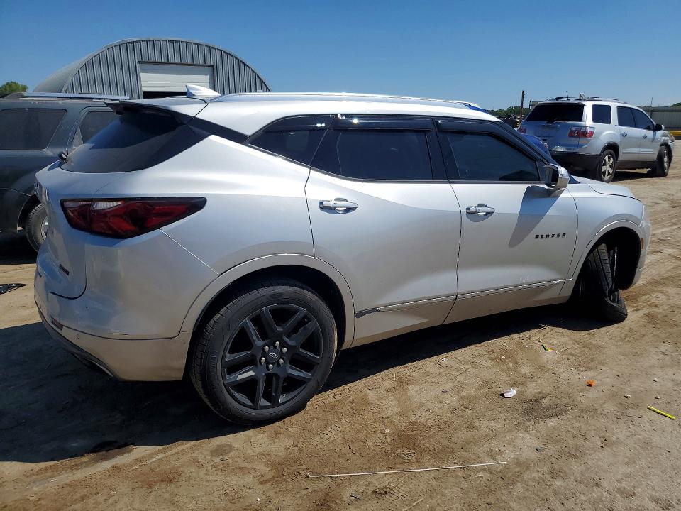Photo 3 from auction – 2020 CHEVROLET BLAZER with VIN 3GNKBFRS0LS574533