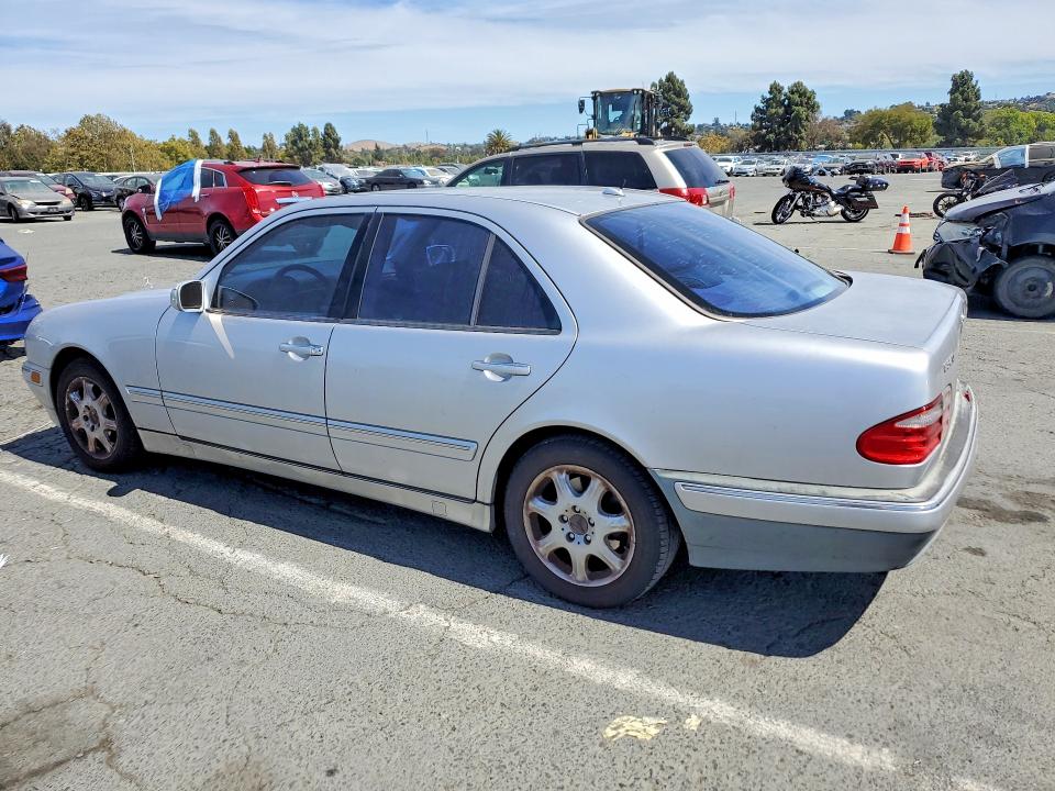 Photo 2 from auction – 2000 MERCEDES-BENZ E with VIN WDBJF65J9YB167107