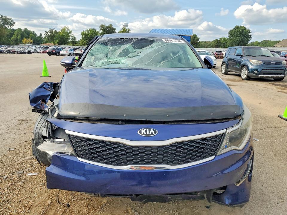 Photo 5 from auction – 2017 KIA OPTIMA with VIN 5XXGT4L30HG177581