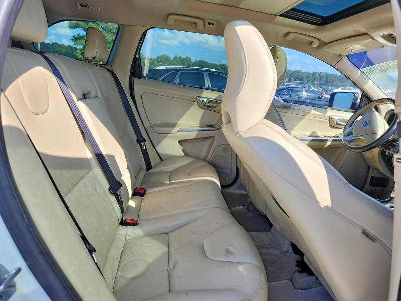 Zdjęcie 11 z aukcji – 2015 VOLVO XC60 z VIN YV440MDK3F2693502