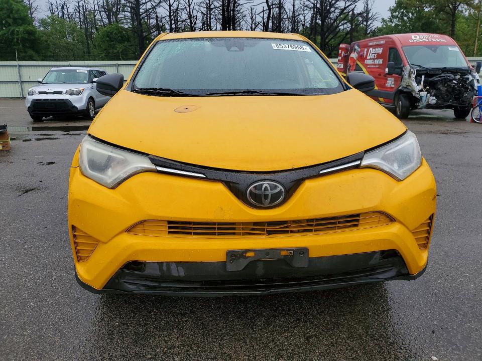 Photo 5 from auction – 2018 TOYOTA RAV4 with VIN JTMBFREV6JD256623