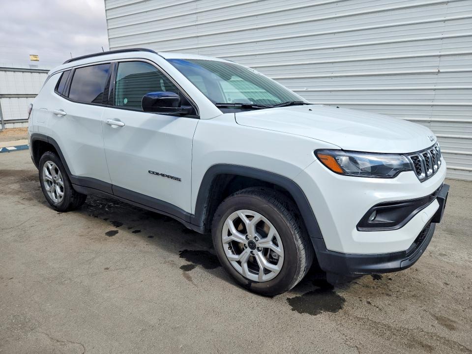 Photo 4 from auction – 2025 JEEP COMPASS with VIN 3C4NJDBN1ST547691