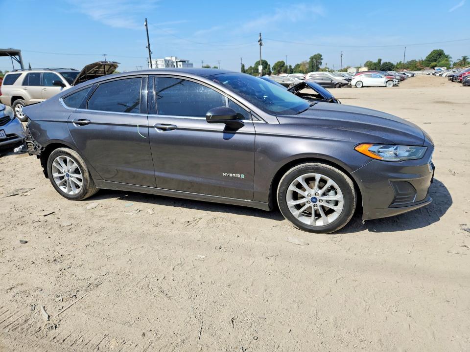 Photo 4 from auction – 2019 FORD FUSION with VIN 3FA6P0LU7KR177707