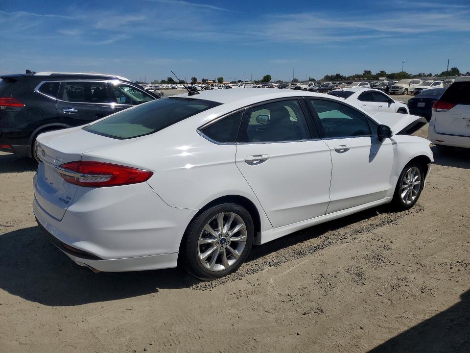 صورة رقم 3 من المزاد - 2017 FORD FUSION مع VIN 3FA6P0LU1HR266147