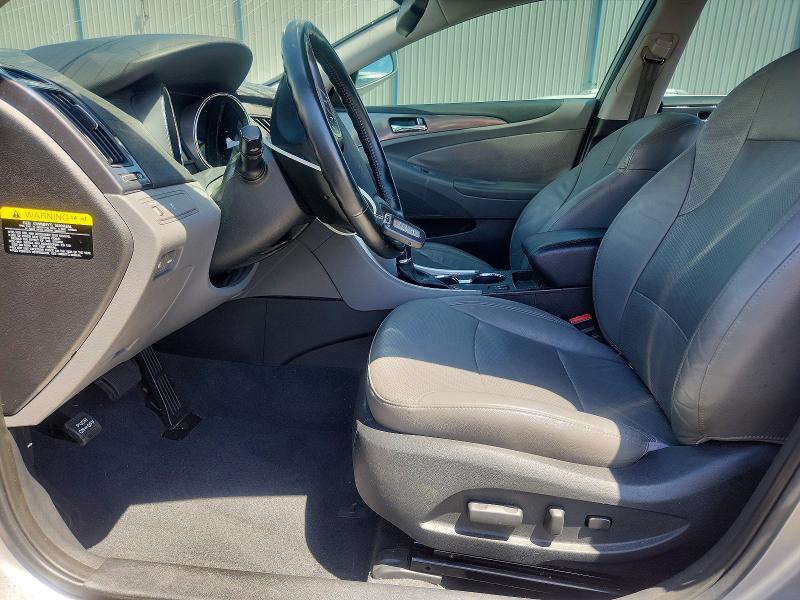 Photo 7 from auction – 2013 HYUNDAI SONATA with VIN KMEC4A47DA080852