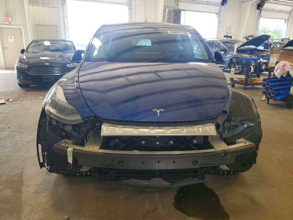 Снимка 5 от търг – 2025 TESLA MODEL Y с VIN 7SAYGAEE1SF292922