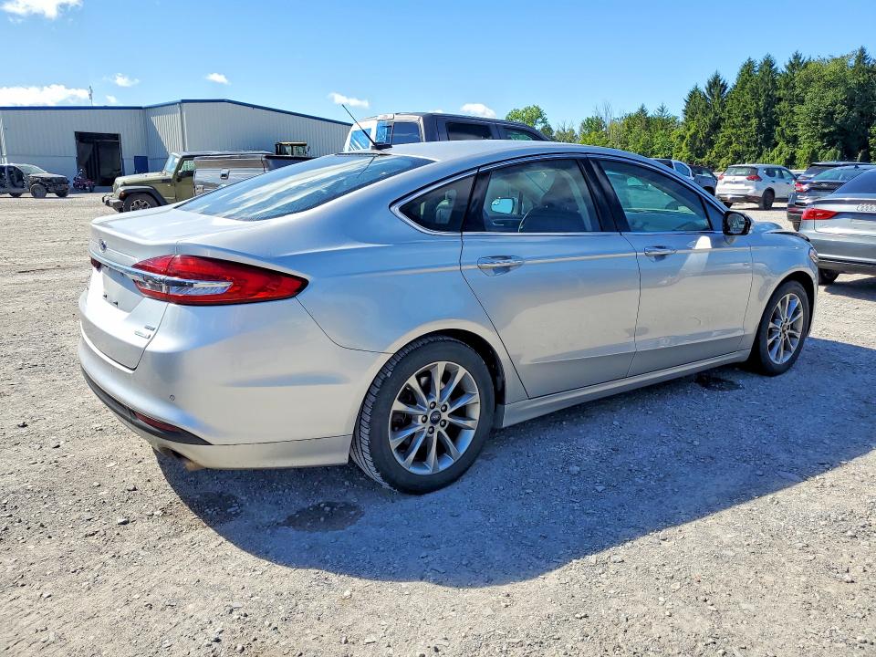 Photo 3 from auction – 2017 FORD FUSION with VIN 3FA6P0HD1HR291154