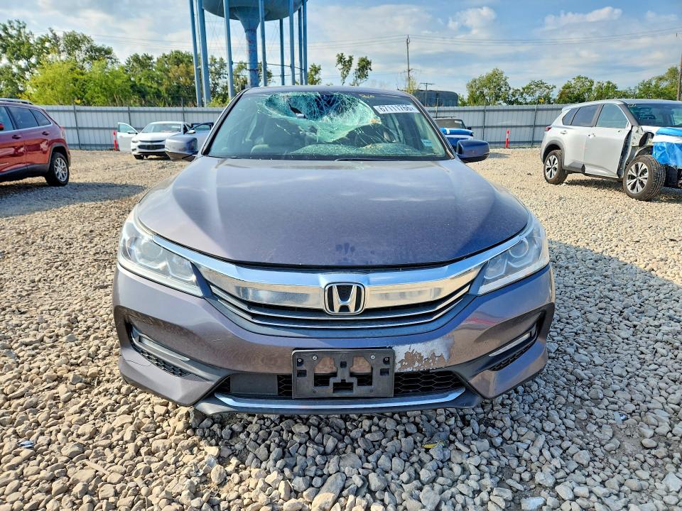 Photo 5 from auction – 2016 HONDA ACCORD with VIN 1HGCR3F03GA017652