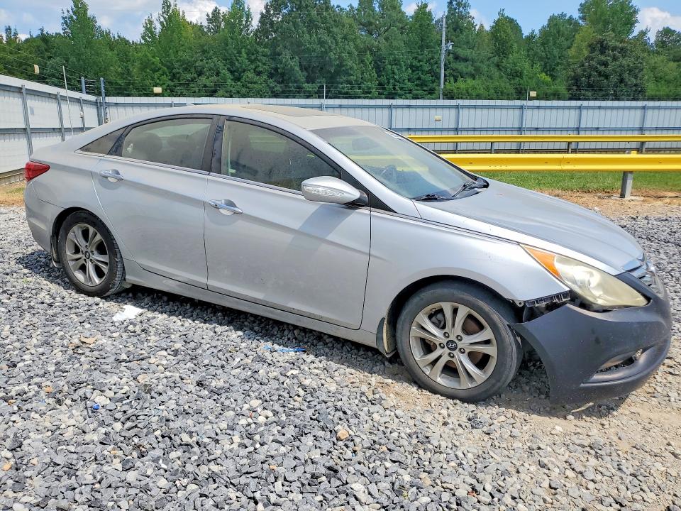 Photo 4 from auction – 2013 HYUNDAI SONATA with VIN 5NPEC4AC1DH512811